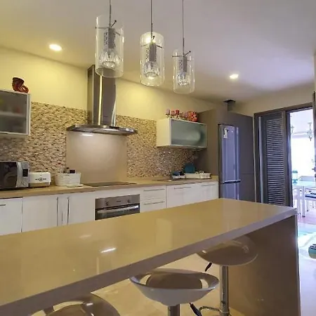Magnolia Luxury By Altamarhomes 아데제